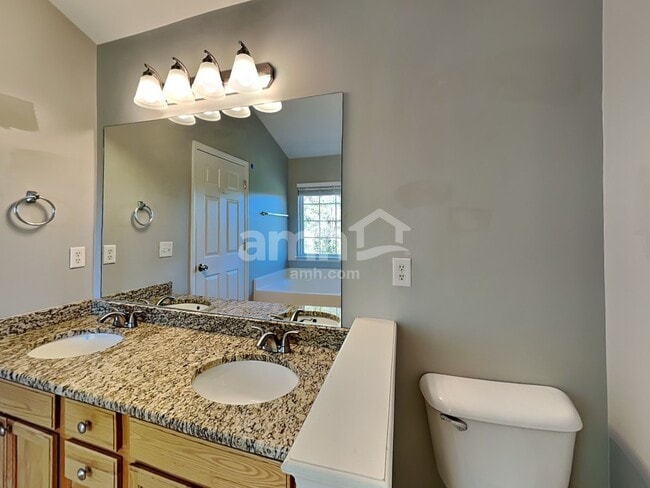 Building Photo - 102 Chambliss Ct