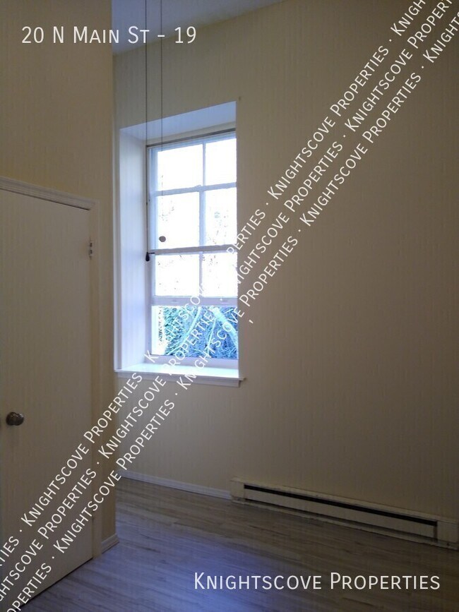 Building Photo - 20 N Main St