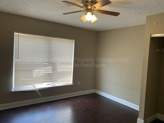 Building Photo - 4300 Iveyglen Ave