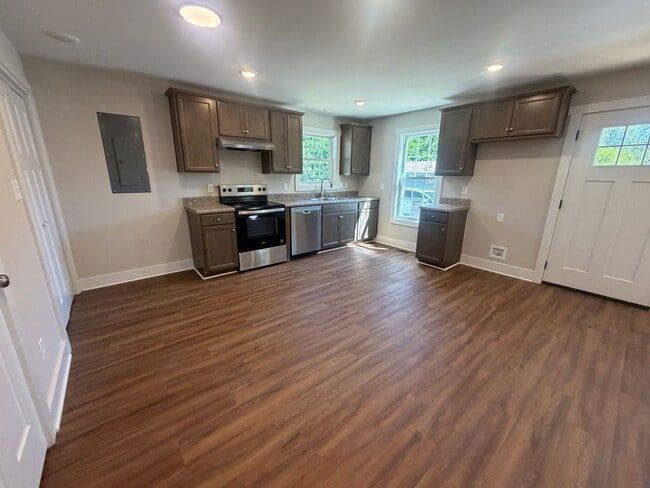 Building Photo - New Construction First Floor Duplex