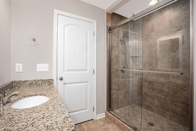 Building Photo - 2469 Waterstone Cir