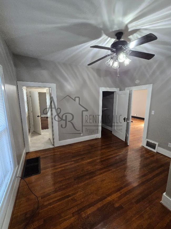 Building Photo - 103 E 17th St