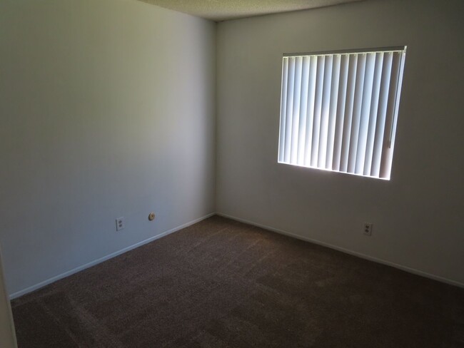 Building Photo - Three Bedroom Condo in Rancho Penasquitos