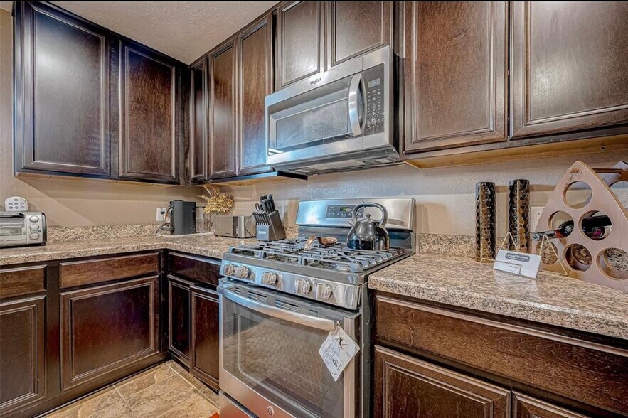 Building Photo - 14947 Trinity Meadow Dr