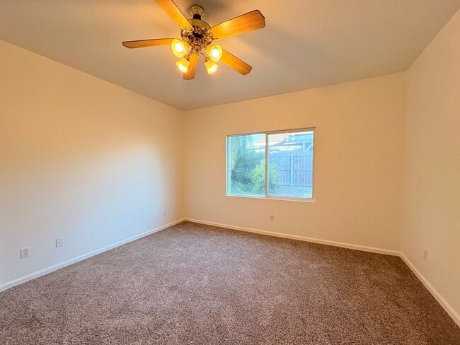 Building Photo - Single-Story 3-Bed Home with Private Beautiful Yard in Quiet Neighborhood