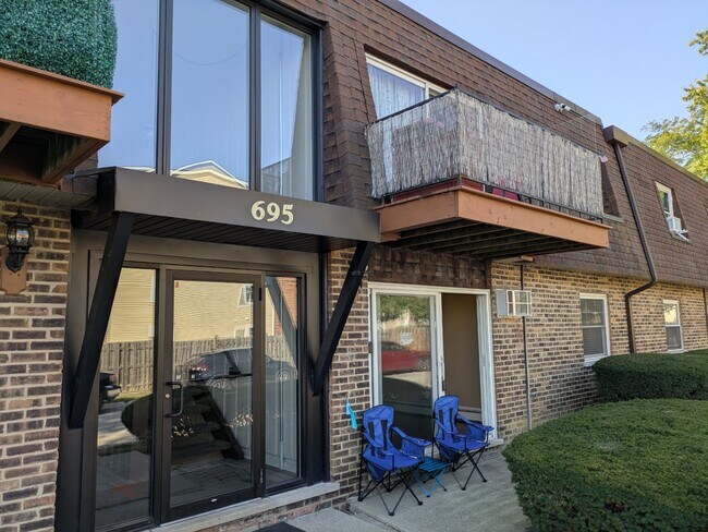 Building Photo - Newly Renovated 1-Bedroom Condo in the Hea...