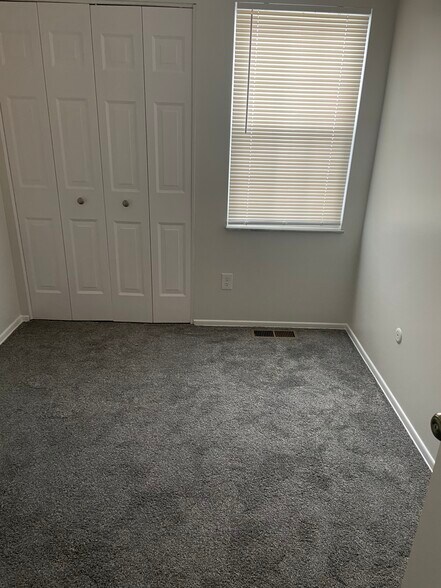Building Photo - 329 Bellford Ct
