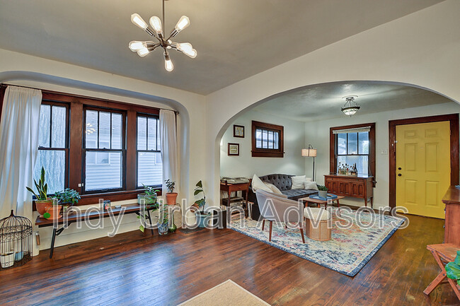 Primary Photo - 1743 S State Ave