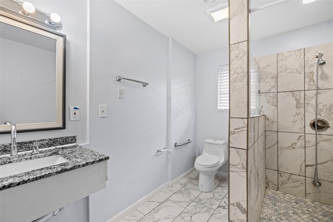Building Photo - 4135 Levonshire Dr