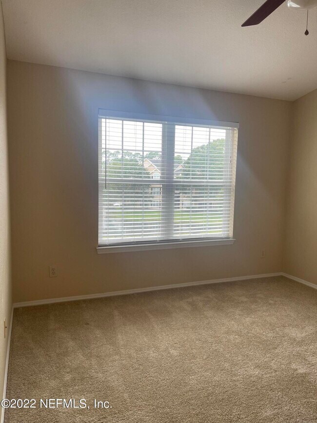 Building Photo - 13810 Sutton Park Dr N