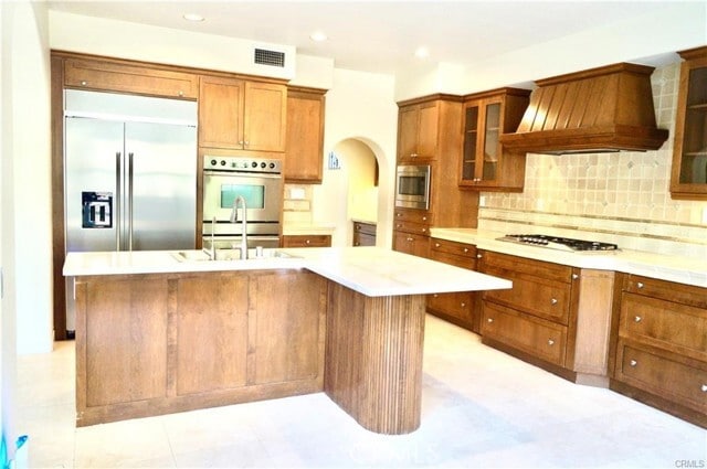 Building Photo - 38 Lemans