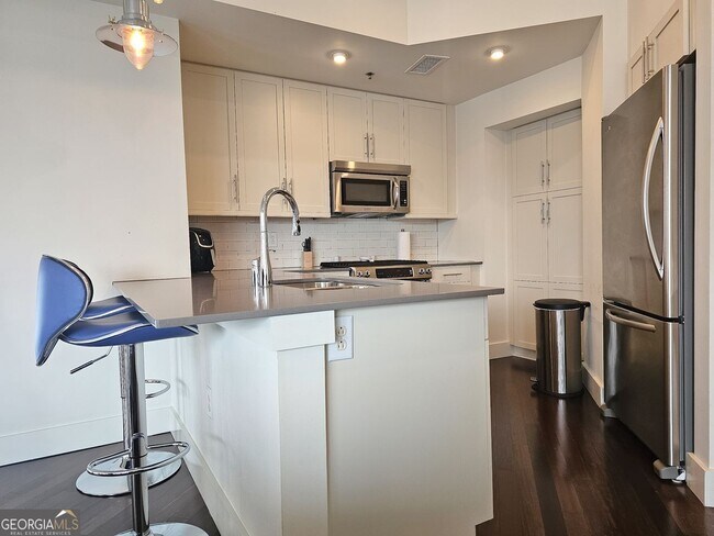 Building Photo - 1100 Howell Mill Rd NW