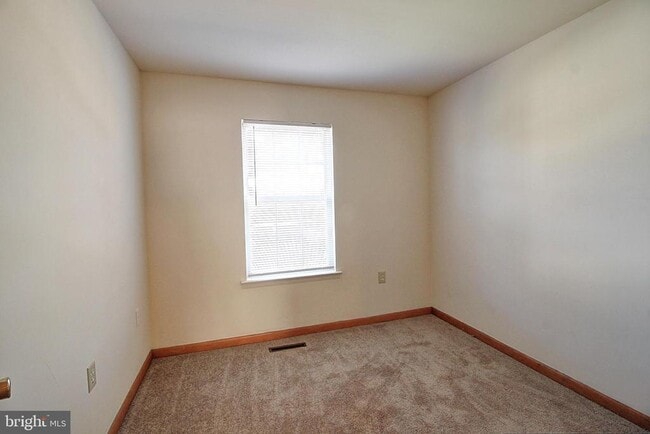 Building Photo - 427 Carrollton Dr