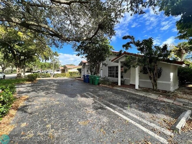 Building Photo - 4371 NW 80th Ave