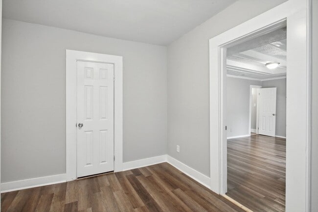 Building Photo - 3BR/2BA Downtown House Walking Distance to Forsyth Park and Daffin Park