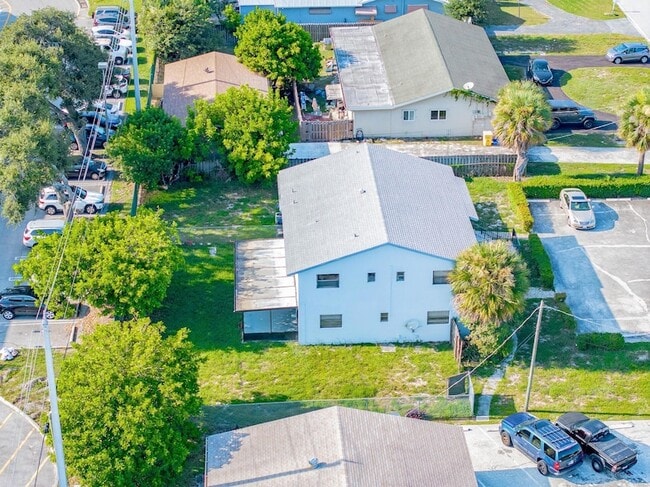 Building Photo - 8507 Sunset Dr
