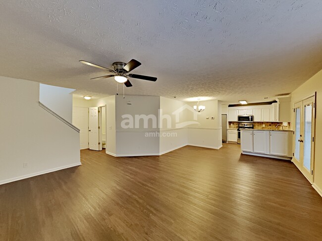 Building Photo - 402 Harvest Pl