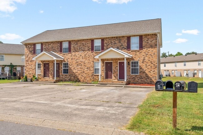 Building Photo - 2 Bedroom Pet Friendly Condo For Rent Near...