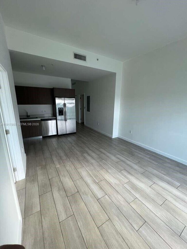 Building Photo - 1600 SW 1st Ave