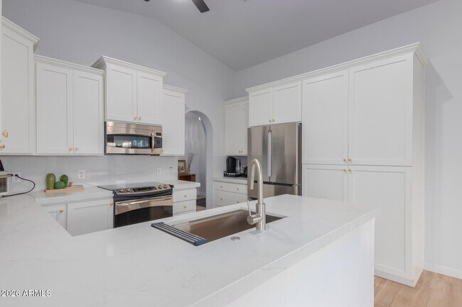 Building Photo - 4039 E Morrow Dr