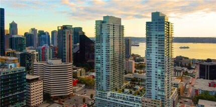 Building Photo - Insignia Condominiums ~ Belltown