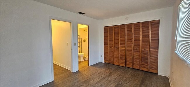 Building Photo - 4904 Vincennes Ct