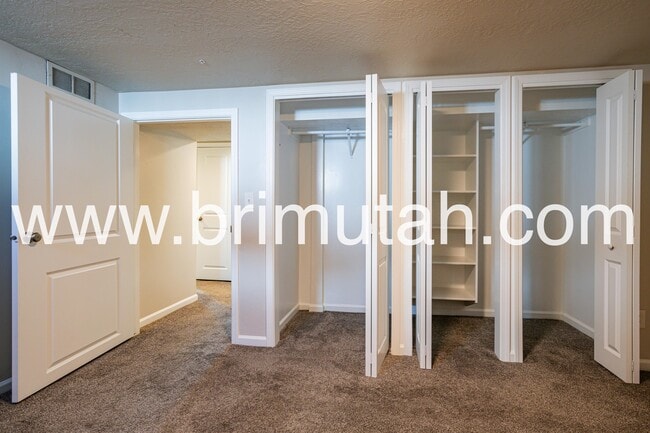 Building Photo - 1572 Kensington Ave