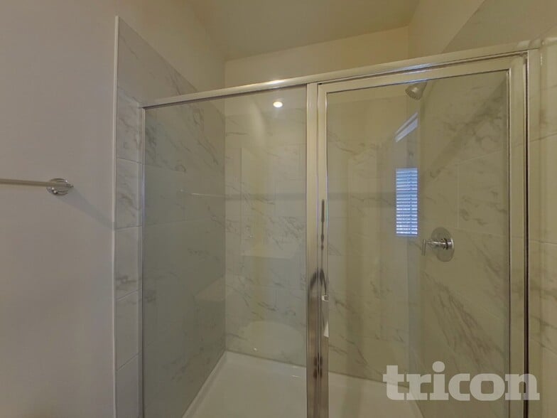 Building Photo - 1207 Mary Jane Ave