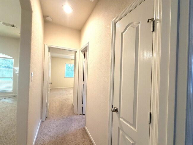 Building Photo - 21411 Venture Park Dr