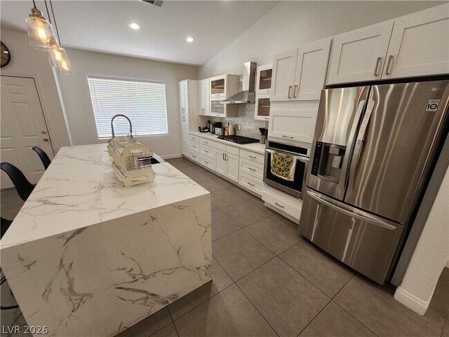Building Photo - 417 Obsidian Dr