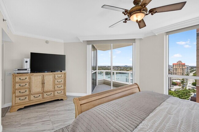 Building Photo - 101 S Fort Lauderdale Beach Blvd