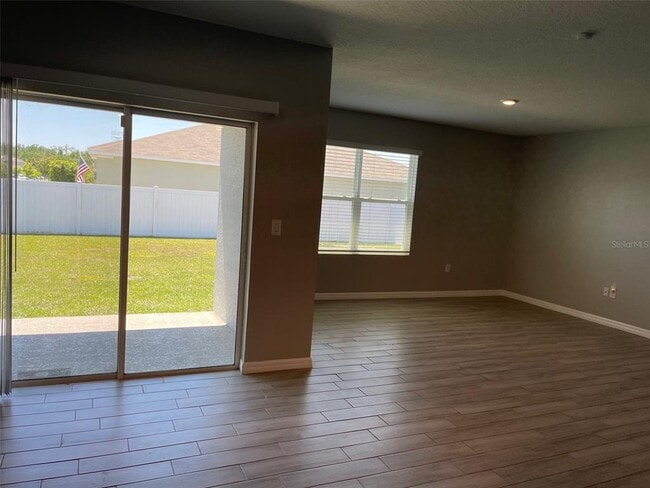 Building Photo - 3307 Summerdale Way