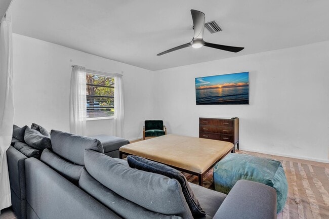 Building Photo - 313 NW 42nd St