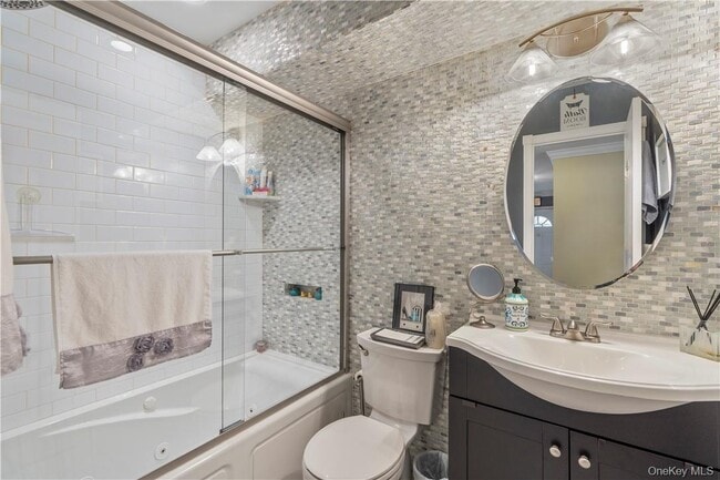 Building Photo - 67 Park Dr