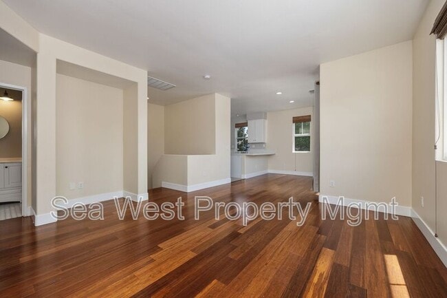 Building Photo - 6148 Paseo Granito