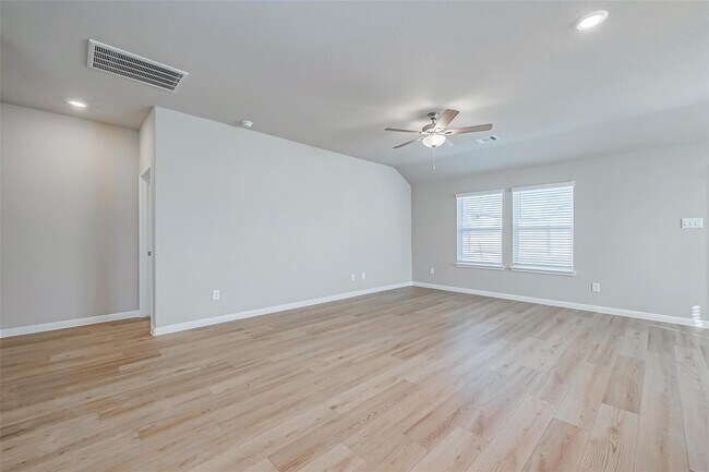 Building Photo - 1864 Canyon Live Oak St