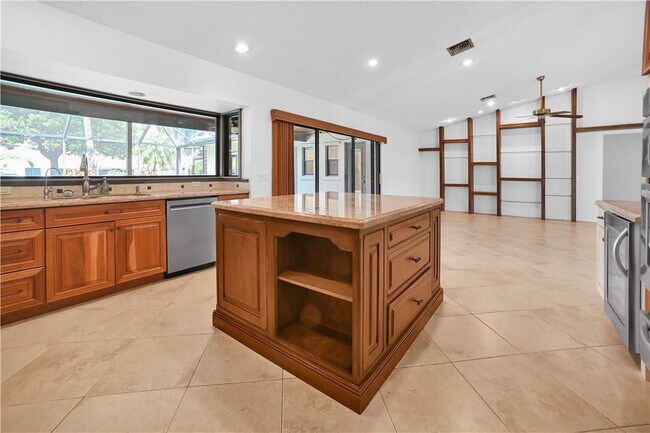 Building Photo - 10765 NW 9th Ct