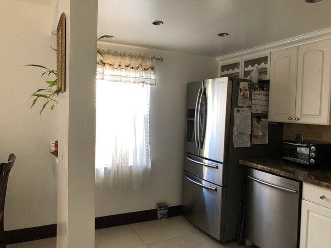 Building Photo - 10447 SW 108th Ave