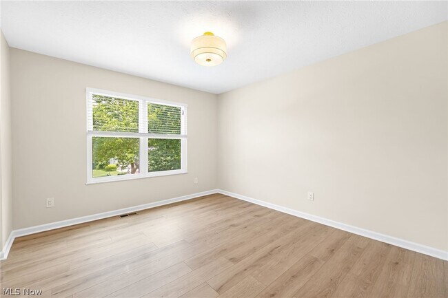 Building Photo - 1216 Waldo Way