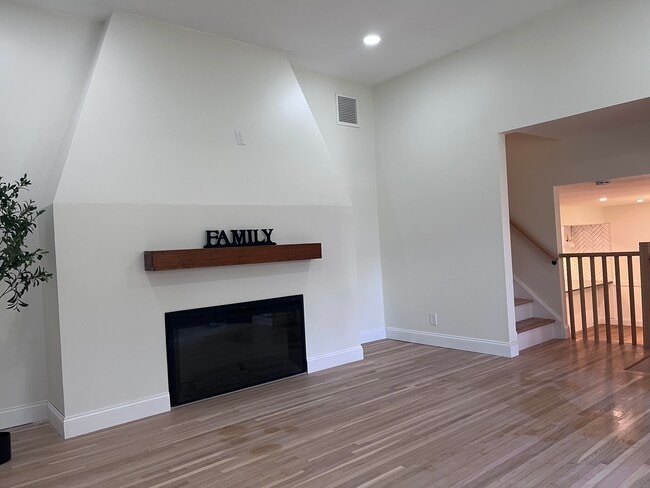 Building Photo - 12 Francine Ct