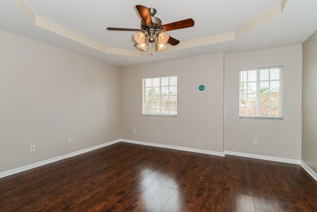 Building Photo - 10211 Tin Maple Dr