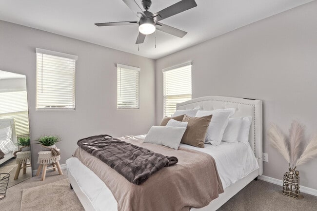 Building Photo - 19210 W Solano Dr