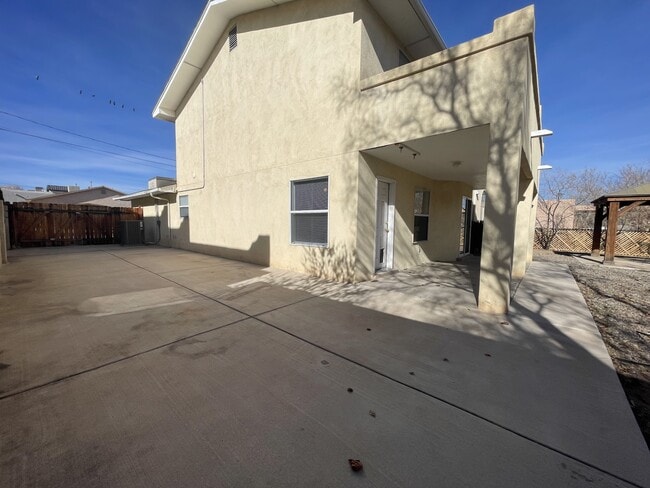 Building Photo - 10538 Olympic St NW