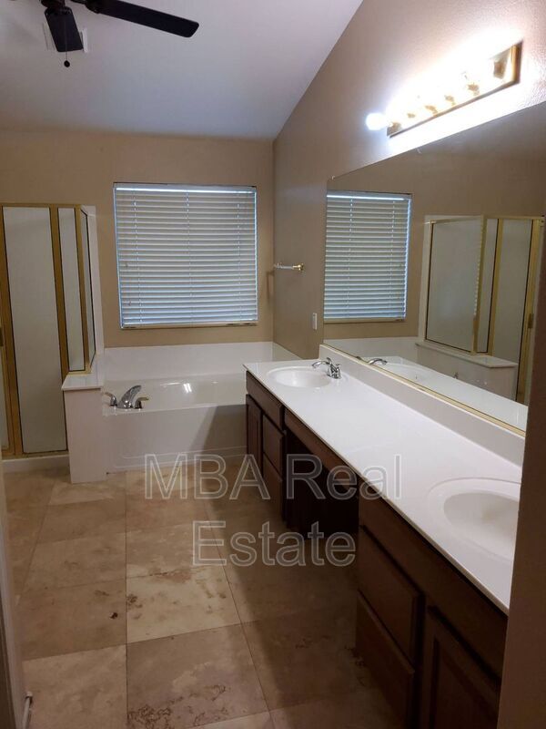Building Photo - 6434 W Hackamore Dr