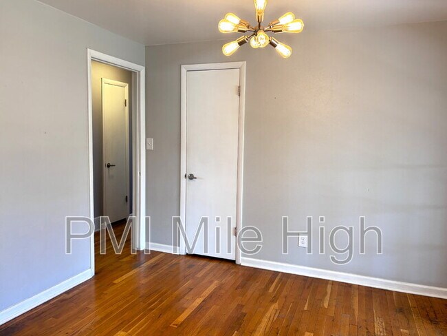 Building Photo - 6020 Kline St