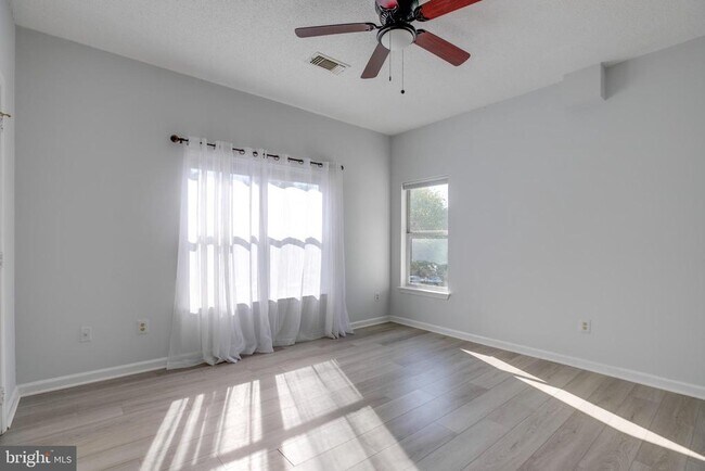 Building Photo - 14302 Rosy Ln
