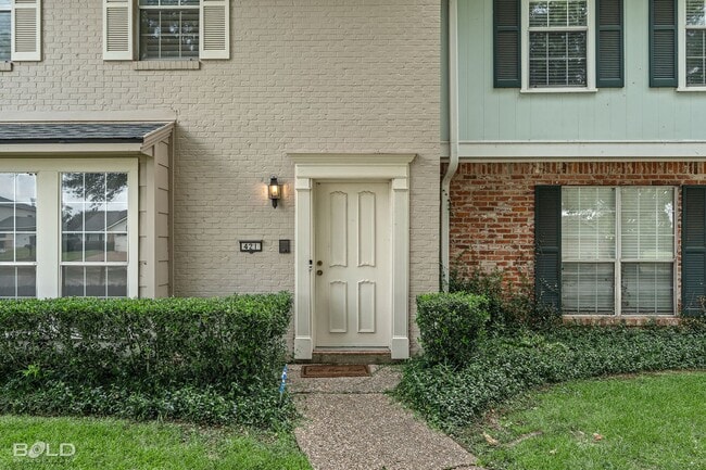 Building Photo - 421 Stratmore Dr