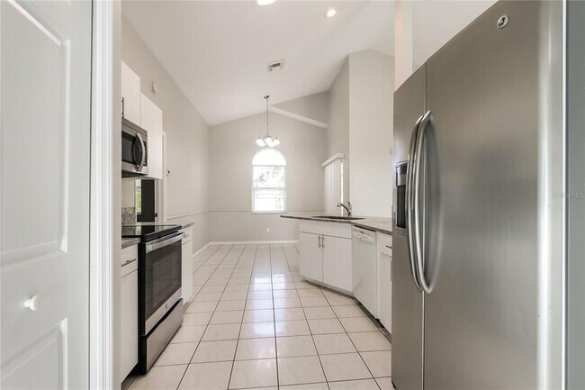 Building Photo - 4031 Claremont Dr