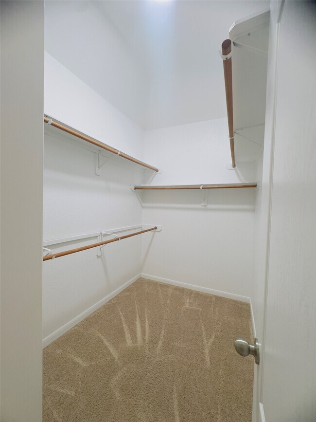 Building Photo - 26327 Cedar Pine Dr