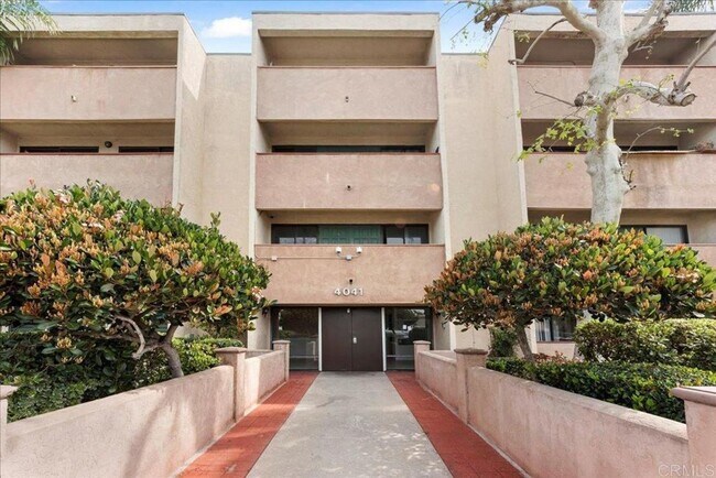 Primary Photo - Condo 2 Bed / 2 Bath – In-Unit Laundry – C...